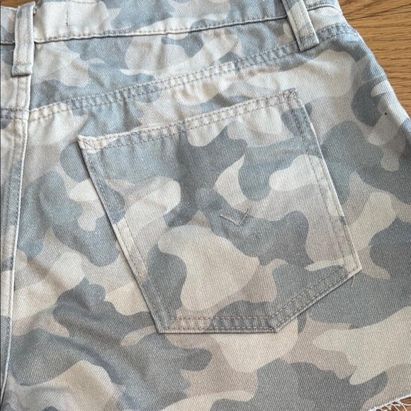 Women's Camouflage Shorts - Picture 7 of 10
